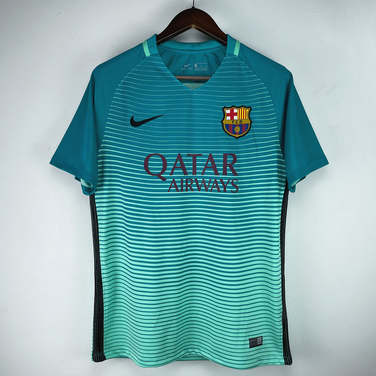 Barcelona 2016/17 Third Jersey
