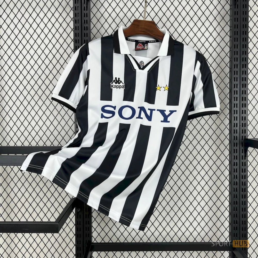 Juventus 1996/97 Home Jersey